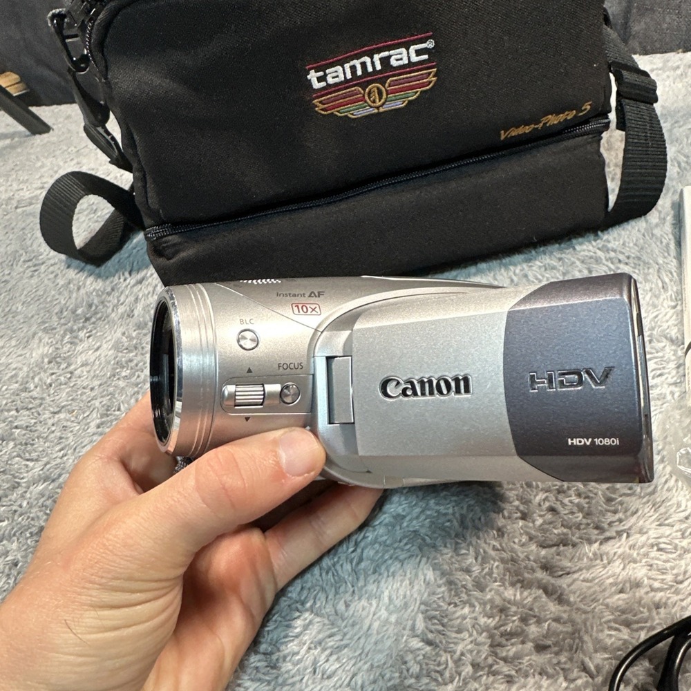 Canon HV20A MiniDV High Def Camcorder HDV 1080i Camcorder Video Camera Tested - Picture 2 of 12